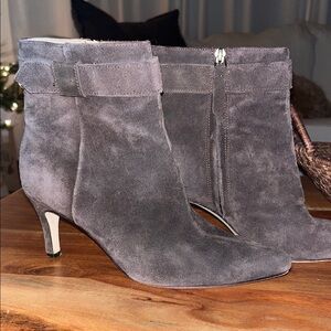 Banana Republic brown suede metropolitan boot 7 1/2